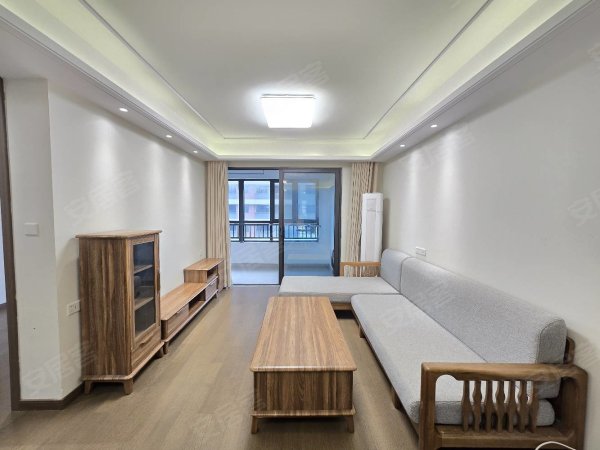 保利南园_业主自住首租_实木家具_欧派定制壁柜_无甲醛房！