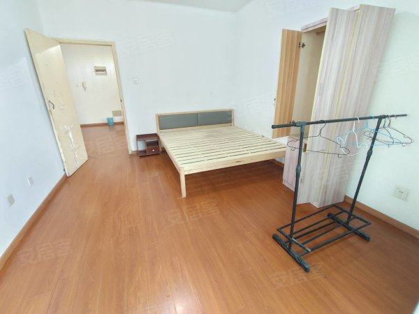 北岗花园，两室一厅，家具家电齐全，拎包入住