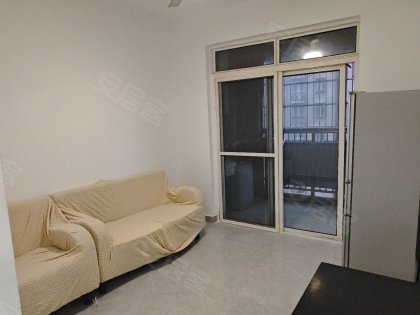 精装修拧包入住电梯房电器全