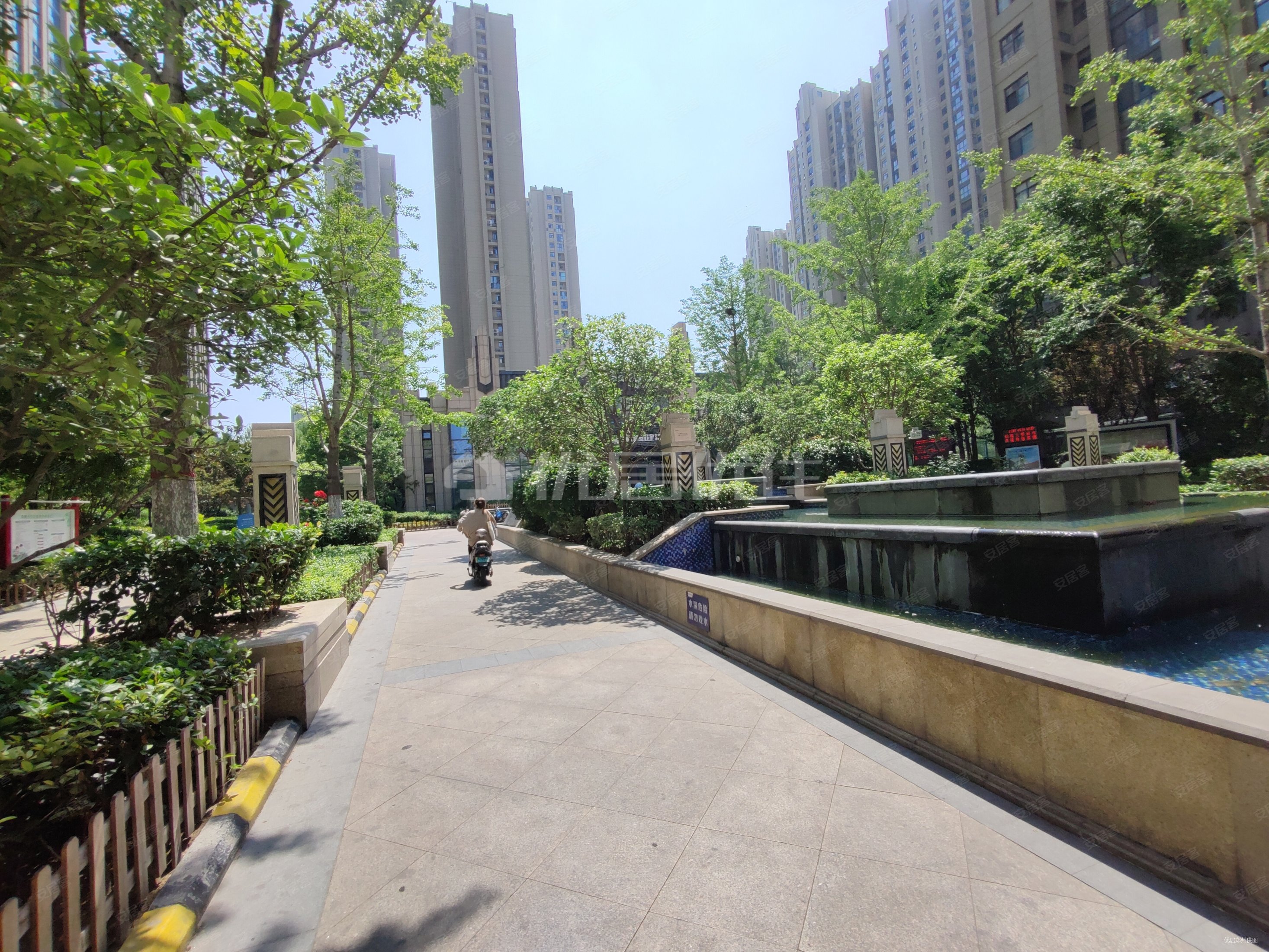 东区鑫苑鑫城大四房户型方正业主急售