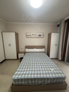 合租|汇林阁_阳台独卫_天鹅湖万达_平安大厦_押一付一带厨房