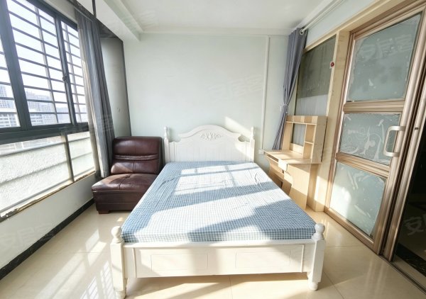 建业领翔押一付一_近陆军兵种大学摩尔广场_落地窗采光好可做饭