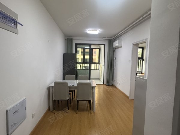 整租月付_董铺湾精装一室_奥园城市天地_四季花海_顺丰丰泰旁