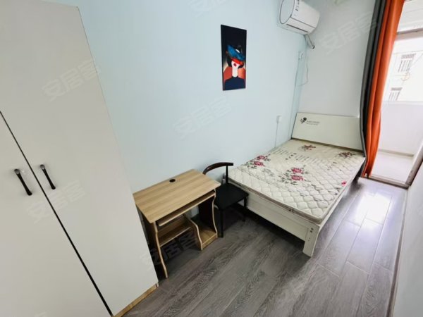 实拍朝南单间_0中_押一付一_近小吃街_菜市场_生活便利