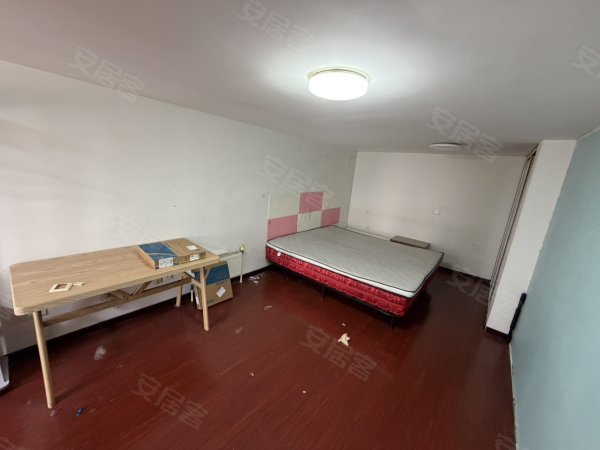 精装一房小复式便宜出租，近十里庙地铁站，永辉超市新粮仓