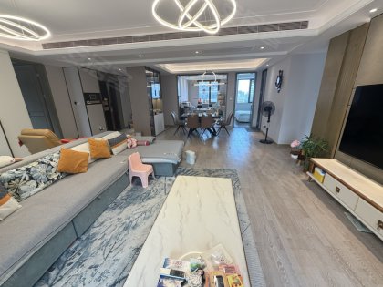 高端小区_绿地御徽四室_新风系统_中央空调加地暖_自住装修