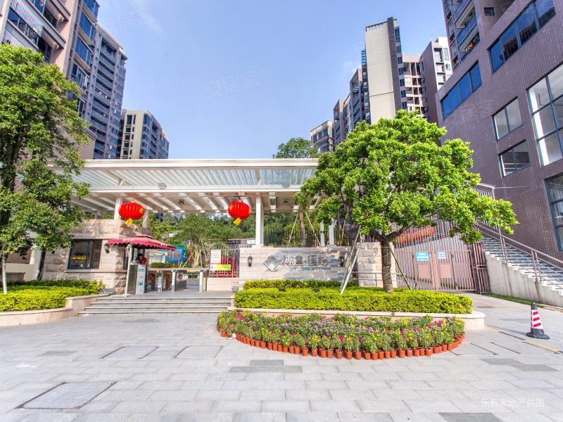 首付10完 刚需三房 带精装 目前划算的一套 中间楼层,博达汇峰二手房