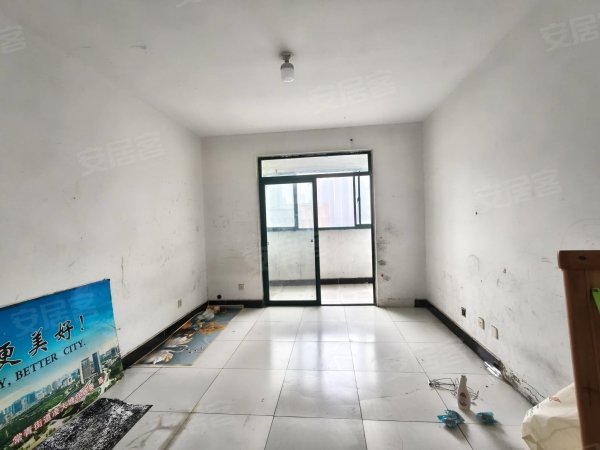罍街旁_麦德龙对面_中铁电器小区电梯两房_东西可配_看房方便