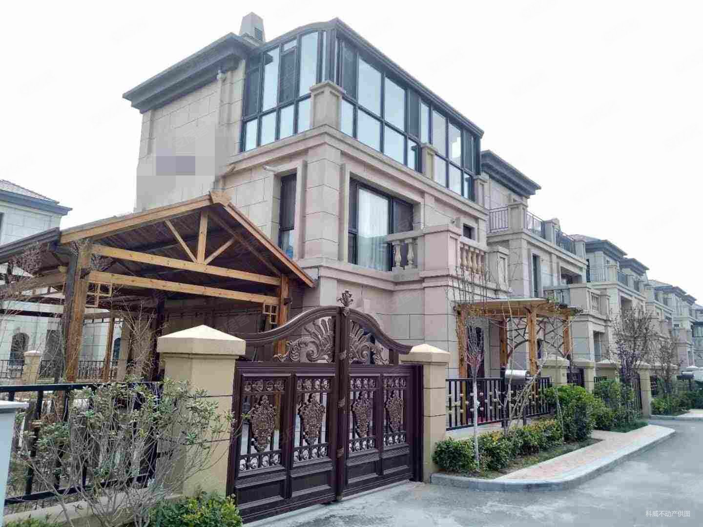 胶州宝龙少海历史文化街区小区(别墅)4室2厅3卫137㎡南北249万