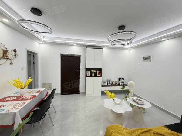 滨湖沁园_精装修两室一厅_停车方便包物业_民用水电