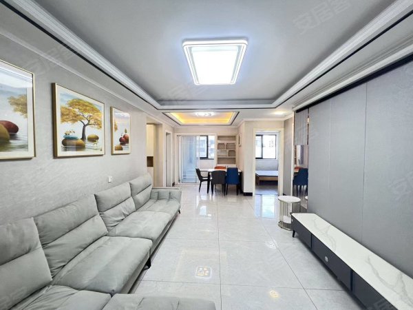 东方蓝海_边户两房居家配置带车位_密码看能__拎包入住