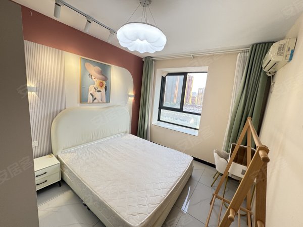 实拍实价_秀水花园_精装两室两厅一厨一卫_客厅带阳台拎包入住