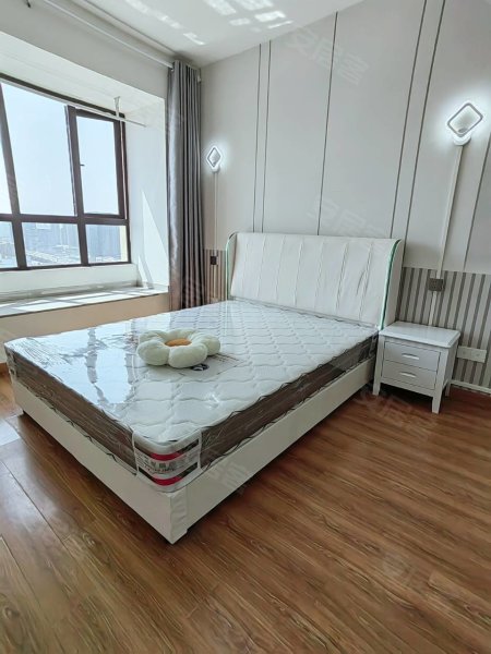 自家房可月付__绿地中心里店雅苑朝南大房间带独卫和公用厨房