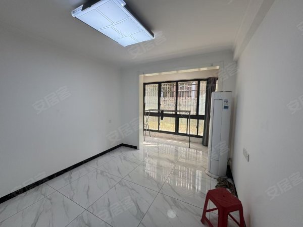 一楼好房出租_全屋瓷砖_精装两室_家电家具齐全_随时看房