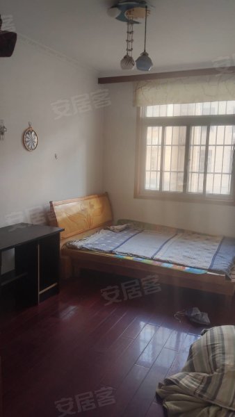 精装家电齐全，拎包入住交通方便