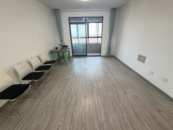 近绿地中心_高铁南站_凤凰文化广场_三室二厅_拎包入住