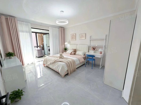 超大主卧）定制瓷砖）定制家具）封闭阳台落地窗）银泰地铁口