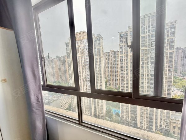 好房，近佳源中心，唯品会，地铁口，超大主卧独卫，随时看房