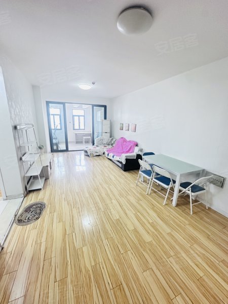 天柱路地铁口徽商优山美地精装修两室两厅，家具家电齐全