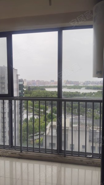 依澜雅居(1期)_家电齐全_电梯房_湖景房