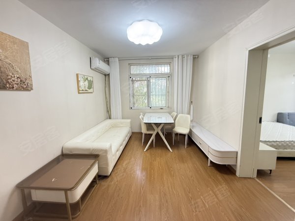 五里墩地铁口_安居苑五十中西区_四楼_安居苑精装两室拎包入住