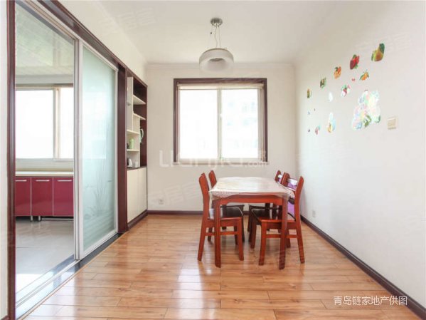 南北通透 多层 公摊面积小 精装修 交通便利