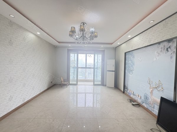 省博物院地铁口_精装洋三室房_全屋暖气_随时看_拎包入住