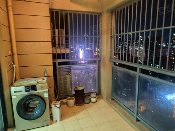 整租_八中陪读_御龙湾两室_全屋瓷砖_大厨房_大客厅_大阳台