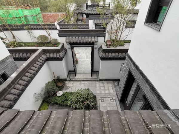 青城山高铁站旁,中式合院别墅,带大花园