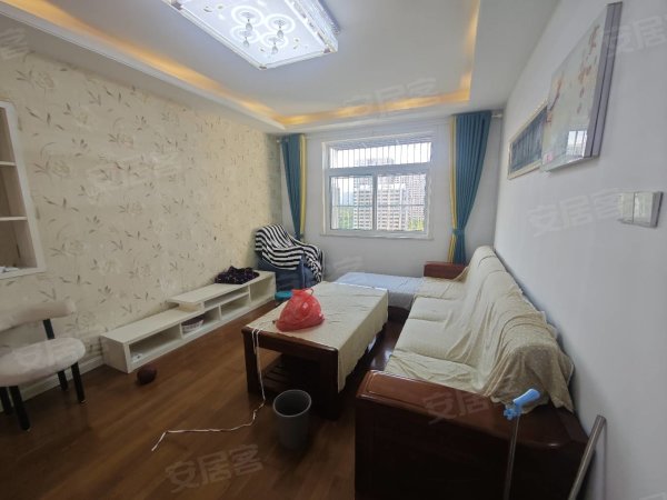 滨湖欣园精装自住三室_定制衣柜_全屋瓷砖地面_随时看