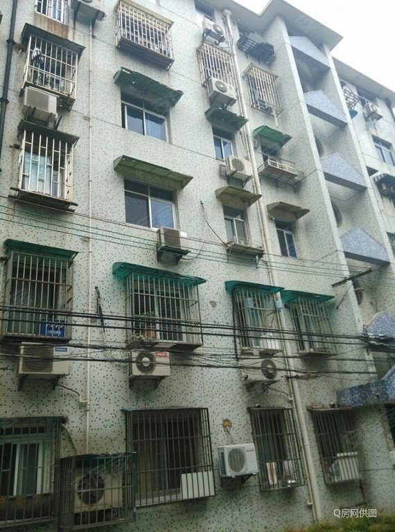 大华二村二街坊 南北通户型,装修干净整洁,合适的地铁