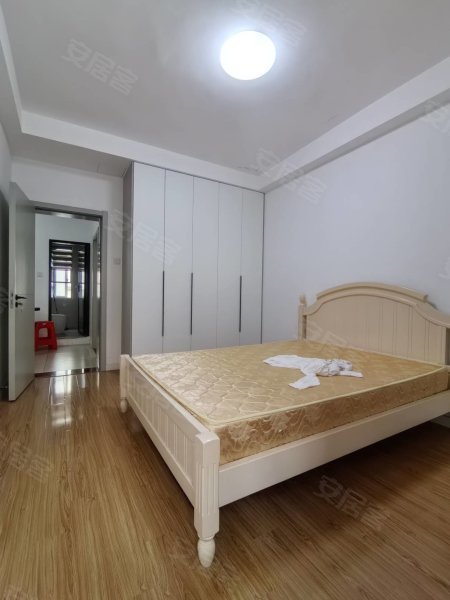 长江中路333号_三孝口站地铁口精装修3室一厅随时看房随时住