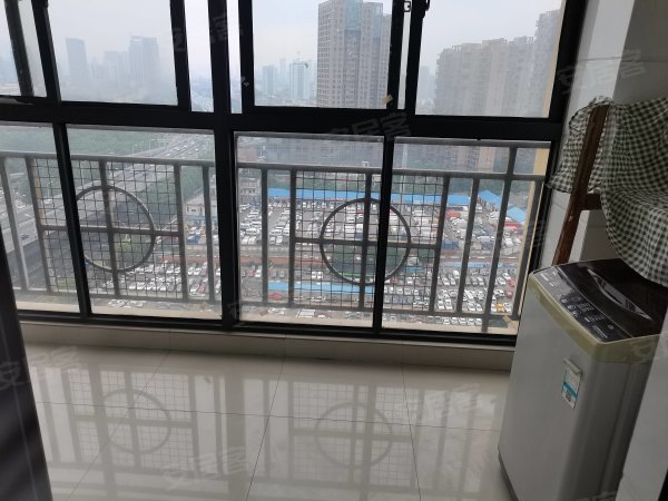 十里庙地铁口，带大阳台，家电齐全，随时看房，价格可谈。