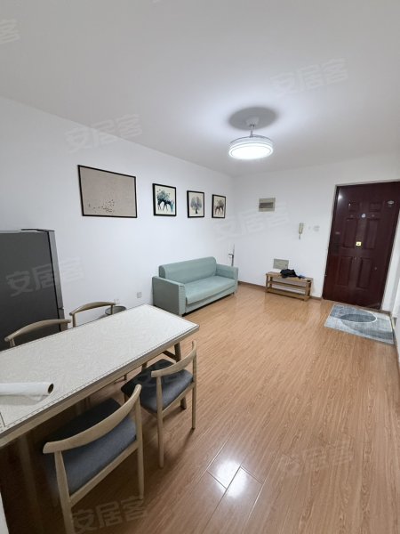 长宁家园近地铁量子科学中心阳光电源一室精装修拎包入住保养好
