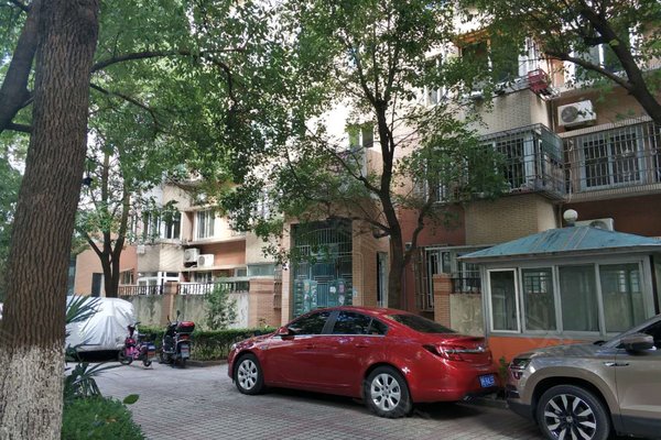 月25日 0人觉得很赞 特色【小区户型】小区位于长阳路临青路