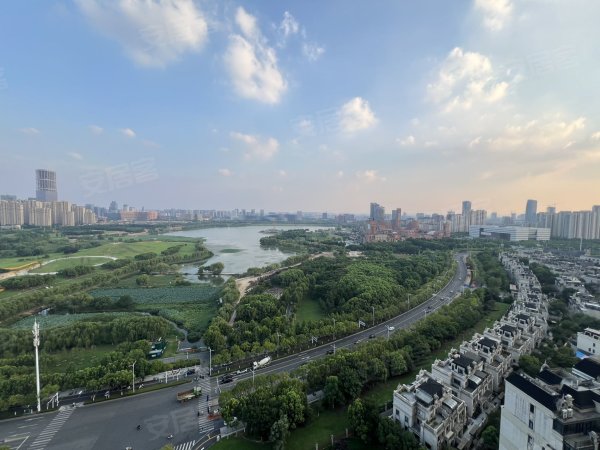 湖景房！今日新上！雍锦半岛_3室2厅2卫__电梯房_精装修