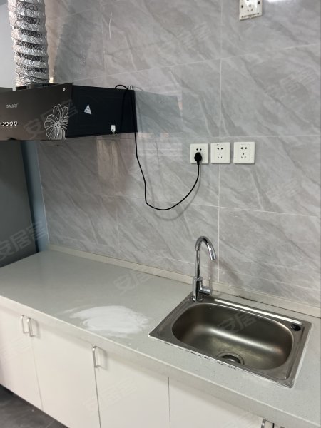 铂澜商务中心精装出租