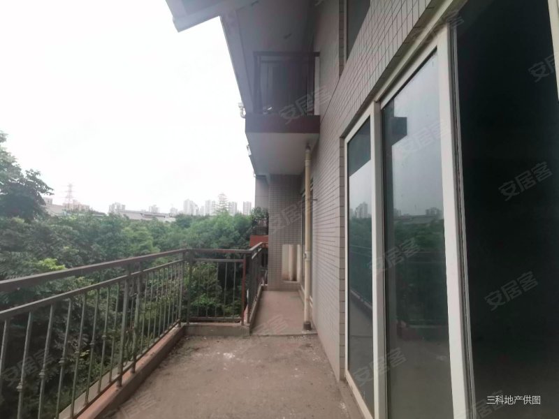 渝北西政天高鸿苑叠上6室4卫户型方正随时可看房