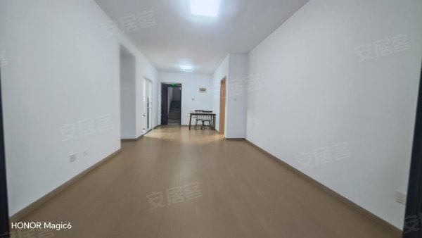 南艳湖_真图实拍精装两室出租_随时看房首次出租