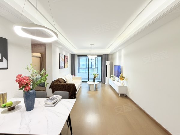 实拍可押一付一_精装修带暖气三房三张床四台空调_家具家电齐全