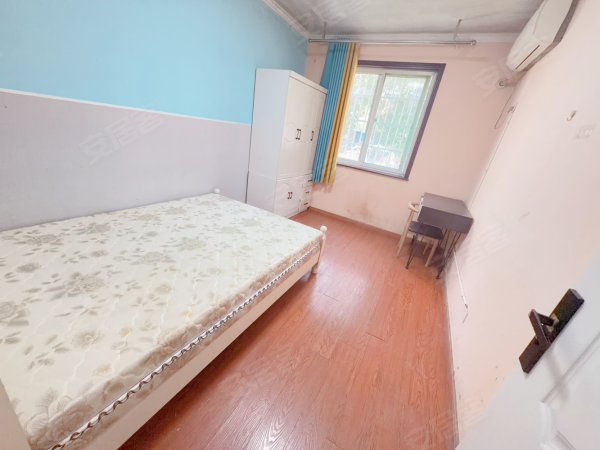 押一付一拎包入住无中介费