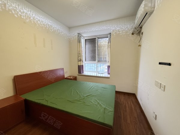精装俩房_家电齐全_拎包入住