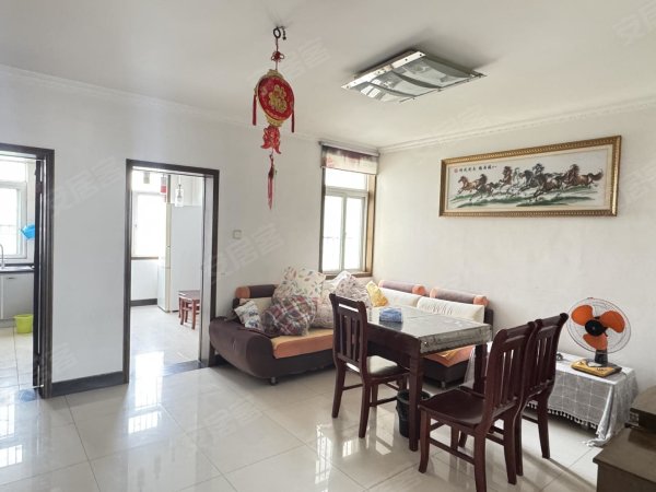 兴华苑A区精装三室一厅，步梯住宅带阳台，独立厨卫，性价比拉满