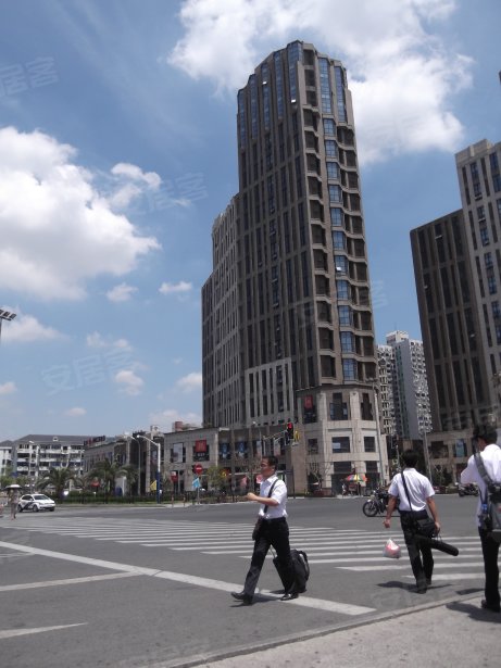 阳光天地