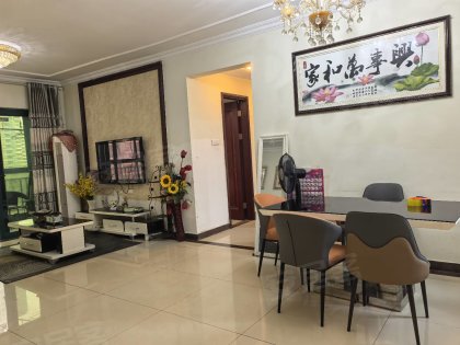恒大城西区_洋房_客厅大_采光好__家具家电齐全_拎包入住