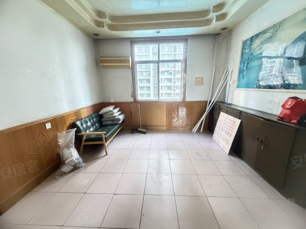 民航小区_3室1厅1卫_阳光充足_精装修