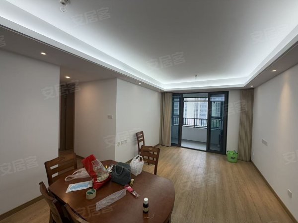 精装三室带书房_简单干净整洁_拎包入住