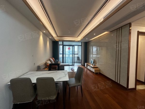 豪门金地，大边户三房双卫，拎包入住，近中海九樾，环宇天地