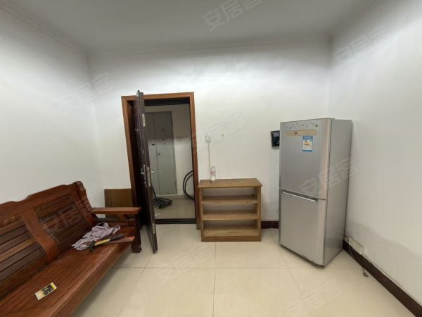 蜀山区6号线地铁口_阳光充足_电梯房_2室1厅1卫出租包物业