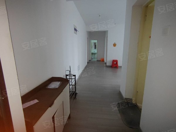 整租][整租]可以短租_出门就是地铁口_民用水电_免费停车